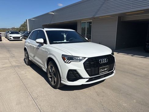 Used 2025 Audi Q3 2.0T Premium image 3