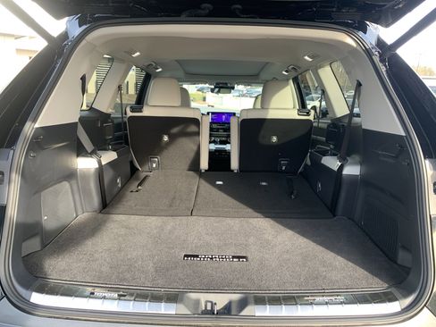 Used 2025 Toyota Grand Highlander AWD image 34