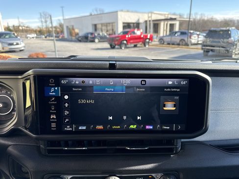 Used 2024 Jeep Wrangler Sport image 23