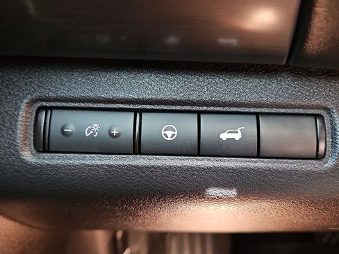 Used 2022 Nissan Pathfinder SL FWD image 20
