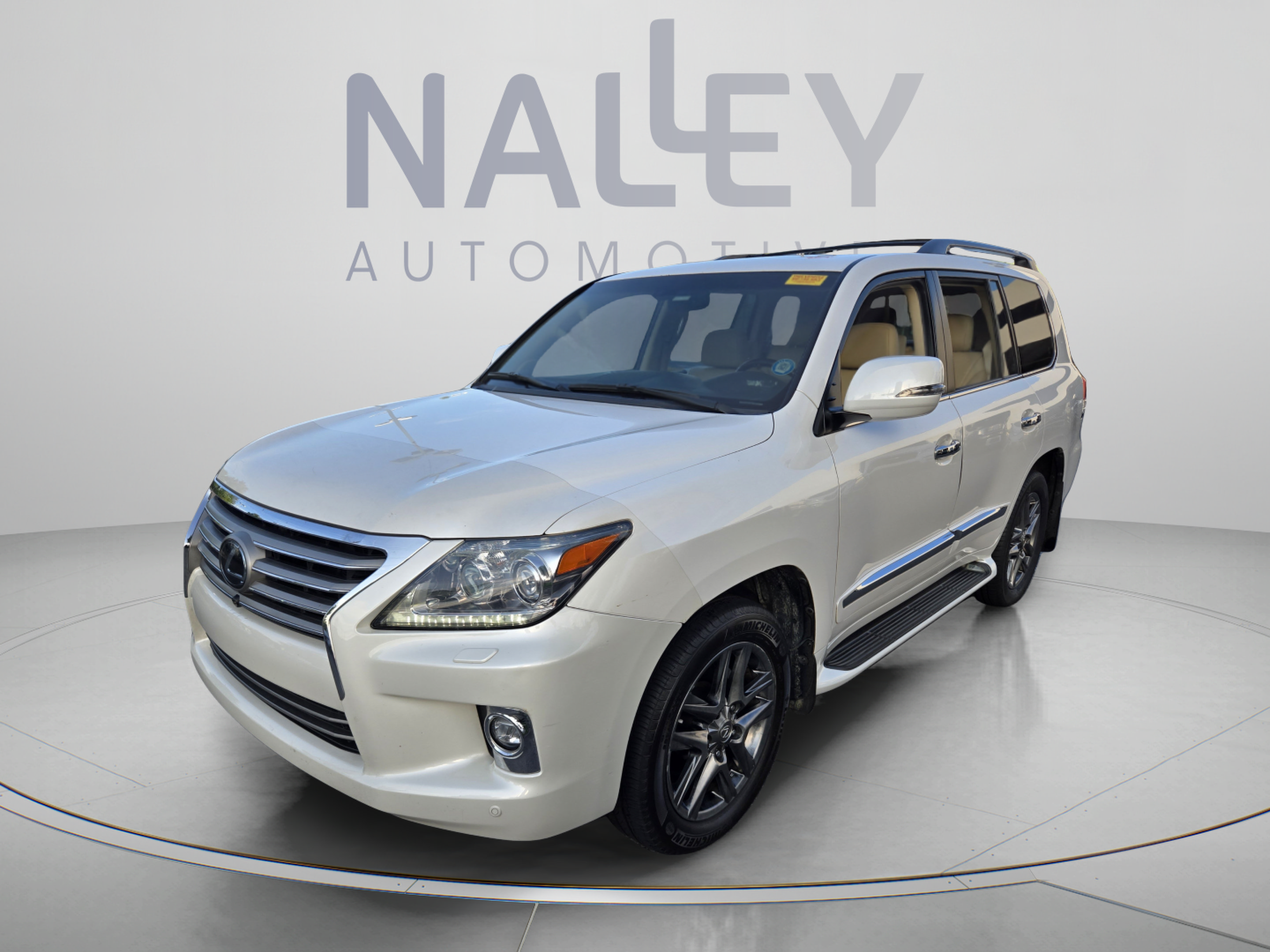Used 2014 Lexus LX 570 4WD image 1