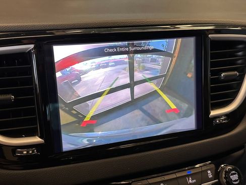 Used 2022 Chrysler Pacifica Touring-L FWD image 14