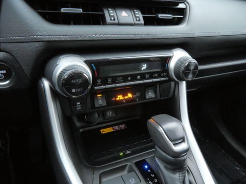 Certified 2023 Toyota RAV4 XLE Premium image 24