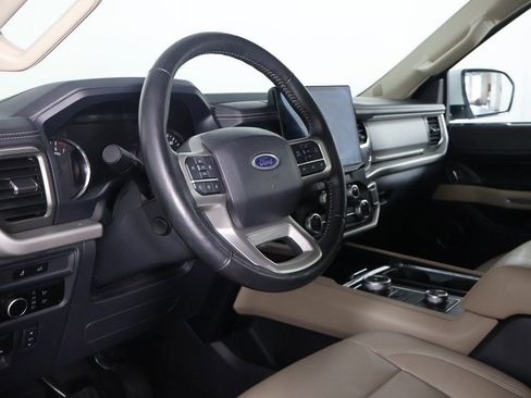 Used 2024 Ford Expedition Max XLT image 30