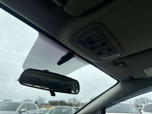 Used 2016 Honda Fit EX image 29