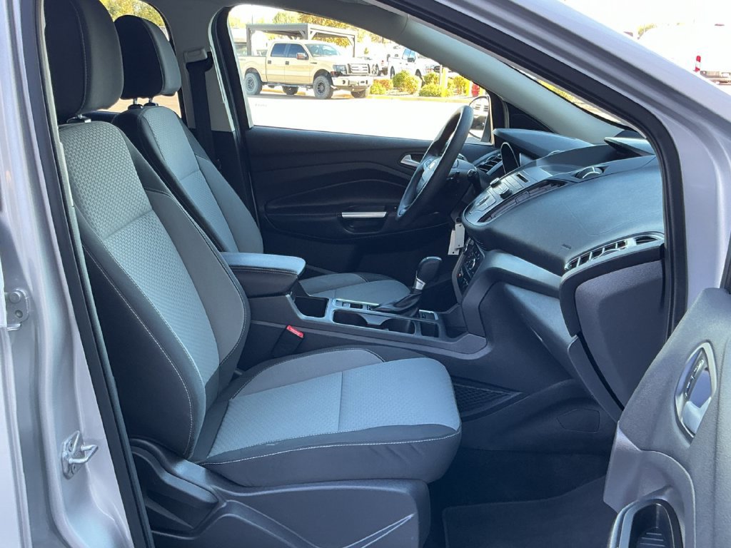 Used 2017 Ford Escape SE AWD/4WD image 36