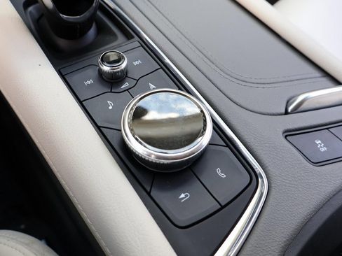 Used 2022 Cadillac XT6 Premium Luxury image 23