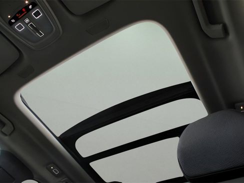 Certified 2025 Volvo XC60 B5 Plus image 19