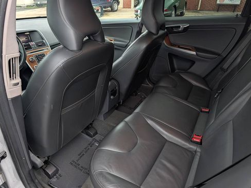 Used 2017 Volvo XC60 T5 Inscription w/ Preferred Option Package AWD/4WD image 12