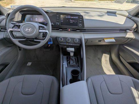 New 2026 Hyundai Elantra SE FWD image 10