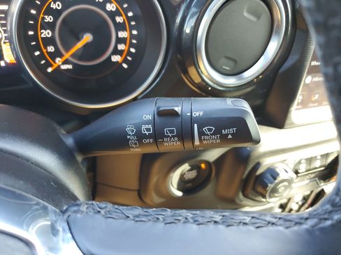 Used 2021 Jeep Wrangler Unlimited Sahara image 16