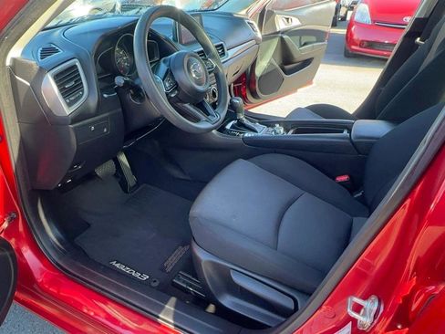 Used 2018 MAZDA MAZDA3 Sport FWD image 18