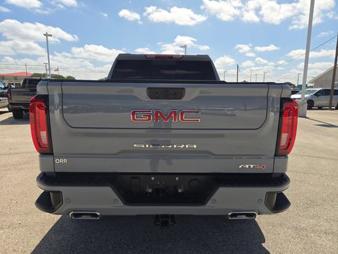 Used 2025 GMC Sierra 1500 AT4 w/ AT4 Premium Package AWD/4WD image 4