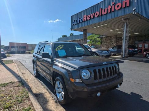 Used 2016 Jeep Patriot Latitude FWD image 1