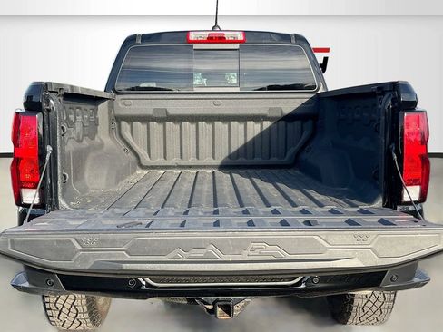 Used 2024 Chevrolet Colorado Trail Boss w/ Technology Package image 25