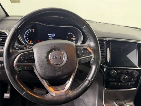 Used 2019 Jeep Grand Cherokee Altitude AWD/4WD image 19