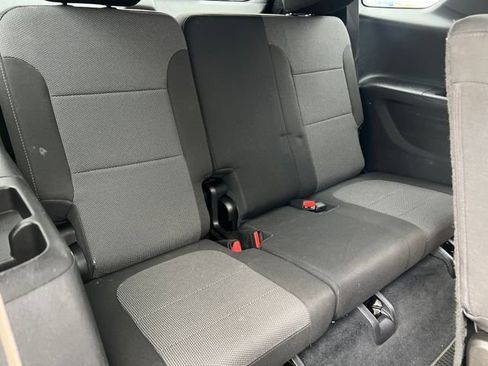 Used 2022 Chevrolet Traverse LT image 18