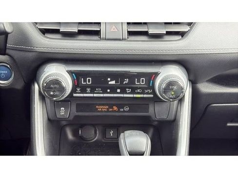 Certified 2022 Toyota RAV4 XLE AWD/4WD image 24