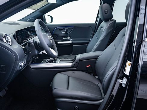 Certified 2025 Mercedes-Benz GLA 250 4MATIC image 21