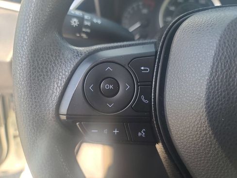 Used 2021 Toyota Corolla LE FWD image 18