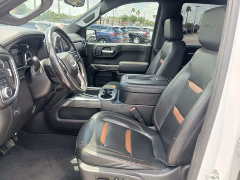 Used 2020 GMC Sierra 1500 AT4 w/ Off Road Performance Package AWD/4WD image 8