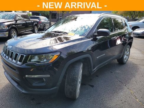 Used 2017 Jeep Compass Latitude w/ Popular Equipment Group AWD/4WD image 7