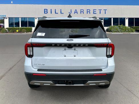 New 2026 Ford Explorer Active w/ Active Comfort Package RWD image 5