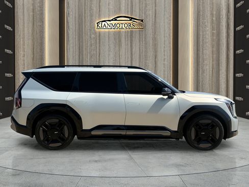 Used 2024 Kia EV9 GT-Line AWD/4WD image 11