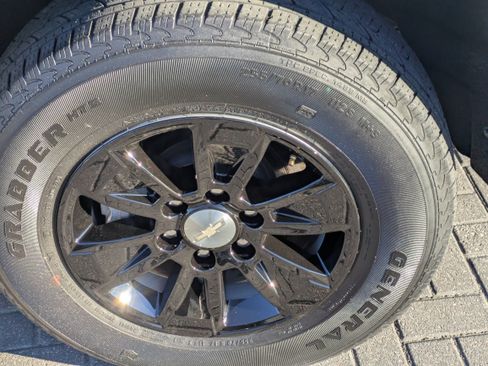 Used 2021 Chevrolet Silverado 1500 LT image 13