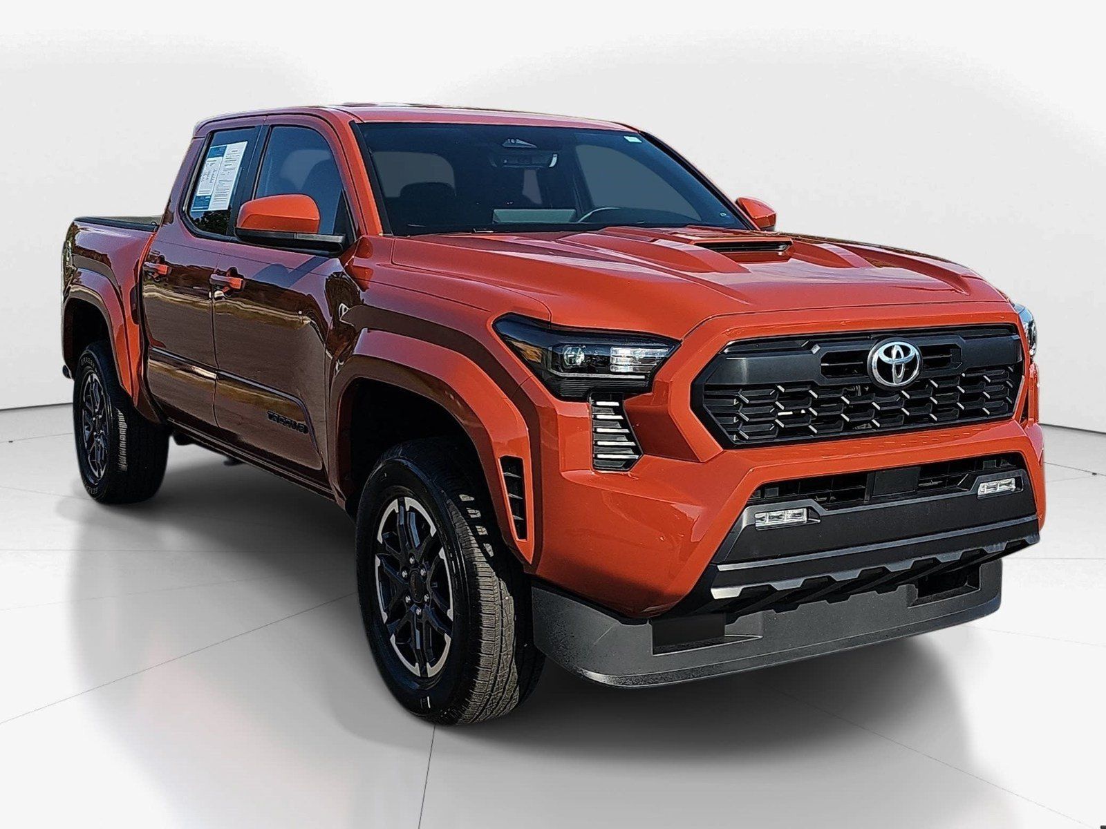 Used 2025 Toyota Tacoma TRD Sport AWD/4WD image 2
