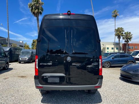 Used 2025 Mercedes-Benz Sprinter 2500 image 7