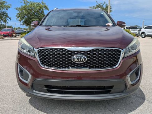 Used 2017 Kia Sorento FWD w/ LX Convenience Package image 3