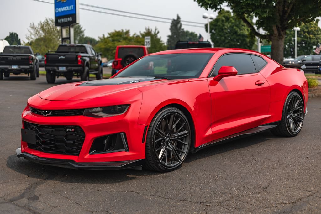 Used 2018 Chevrolet Camaro ZL1 RWD image 5