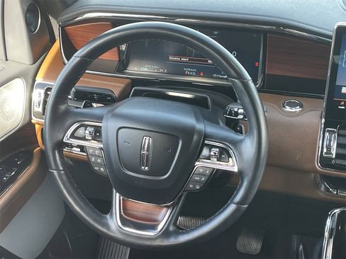 Certified 2023 Lincoln Navigator Reserve image 16