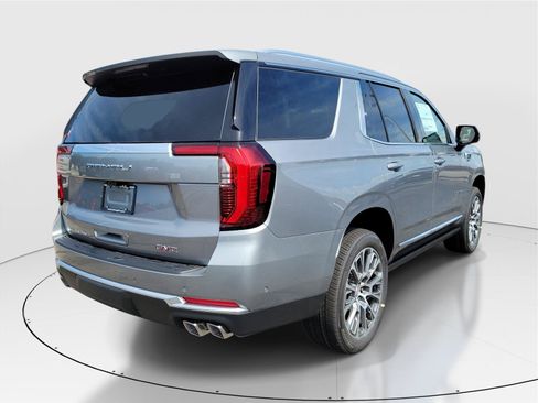 New 2026 GMC Yukon Denali w/ Denali Reserve Package AWD/4WD image 4