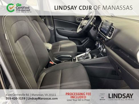Used 2024 Hyundai Venue SEL image 14