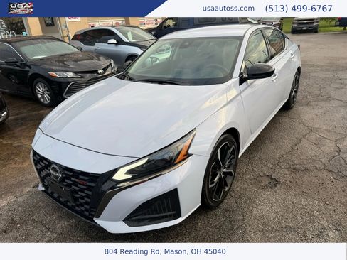 Used 2023 Nissan Altima 2.5 SR image 1