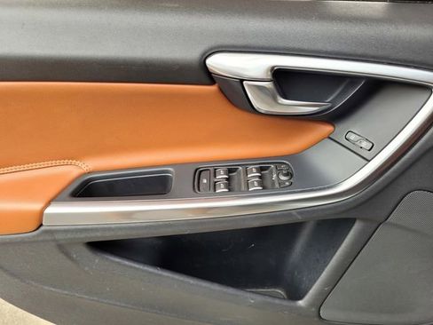 Used 2018 Volvo S60 T5 Inscription w/ Technology Package FWD image 22