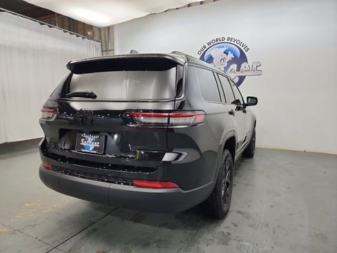 New 2025 Jeep Grand Cherokee L Altitude image 10