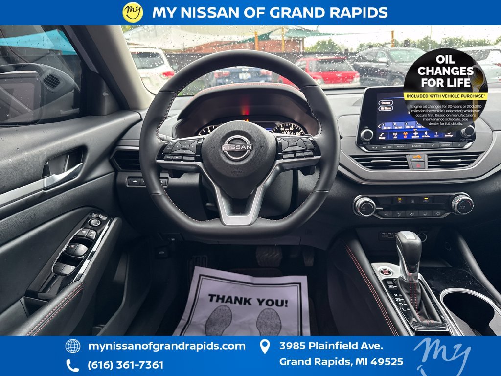 Used 2025 Nissan Altima 2.5 SR AWD/4WD image 14