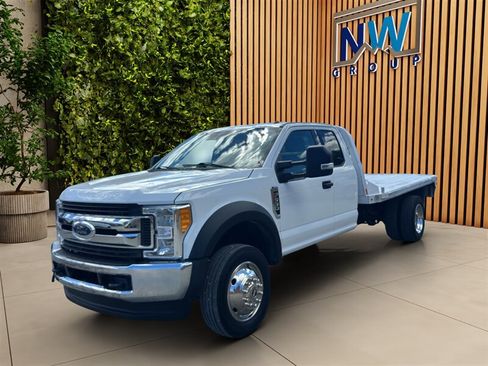 Used 2017 Ford F550 4x4 SuperCab Super Duty w/ XLT Value Package image 3