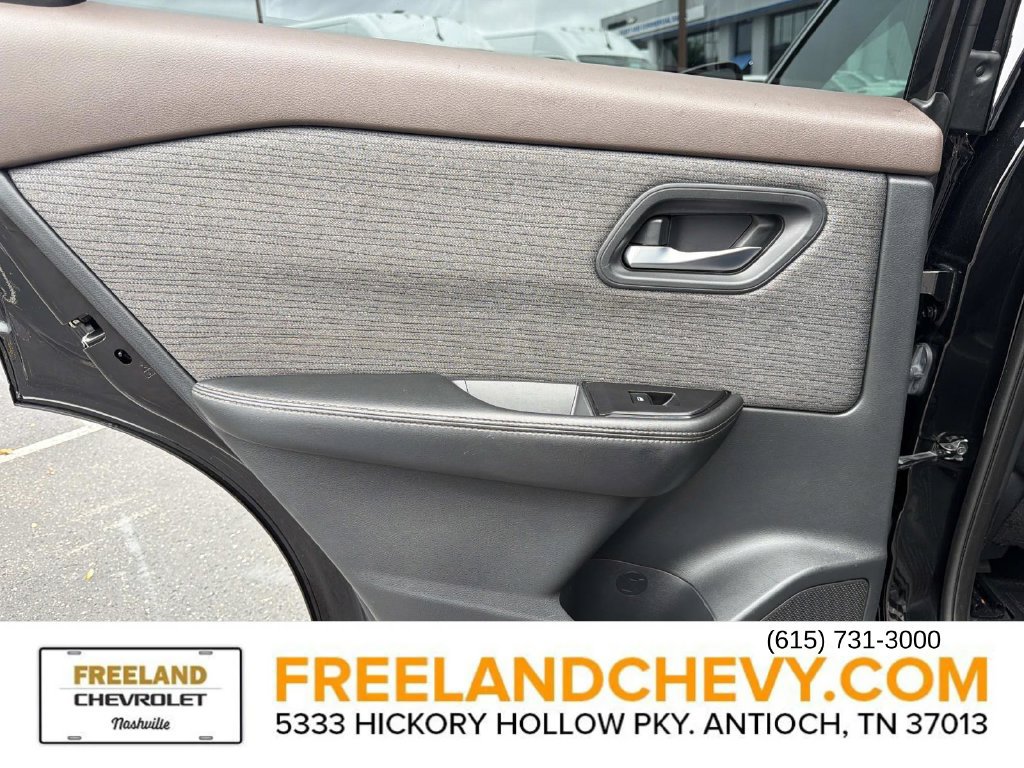 Used 2021 Nissan Rogue SV FWD image 21