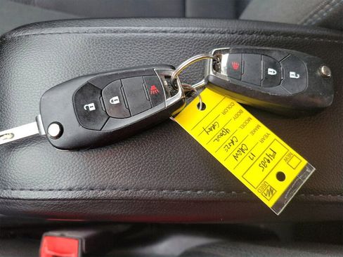 Used 2017 Chevrolet Cruze LT w/ RS Package image 26