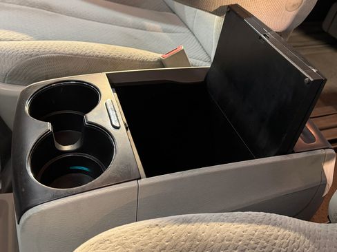 Used 2011 Toyota Sienna LE image 21