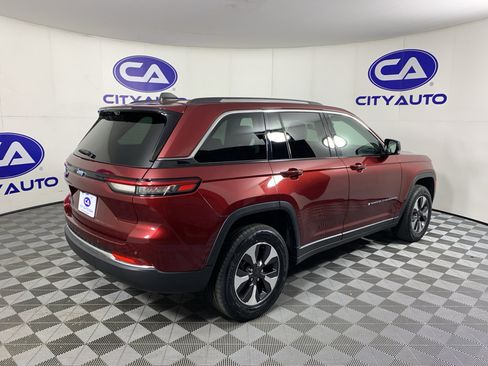 Used 2022 Jeep Grand Cherokee Limited 4xe w/ Luxury Tech Group II AWD/4WD image 3