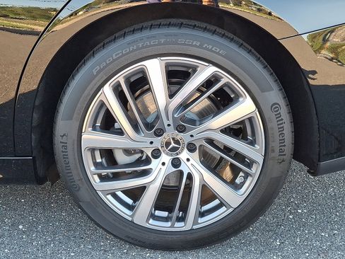 New 2026 Mercedes-Benz E 350 4MATIC Sedan image 5