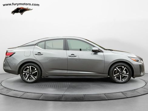 Used 2024 Nissan Sentra SV image 2