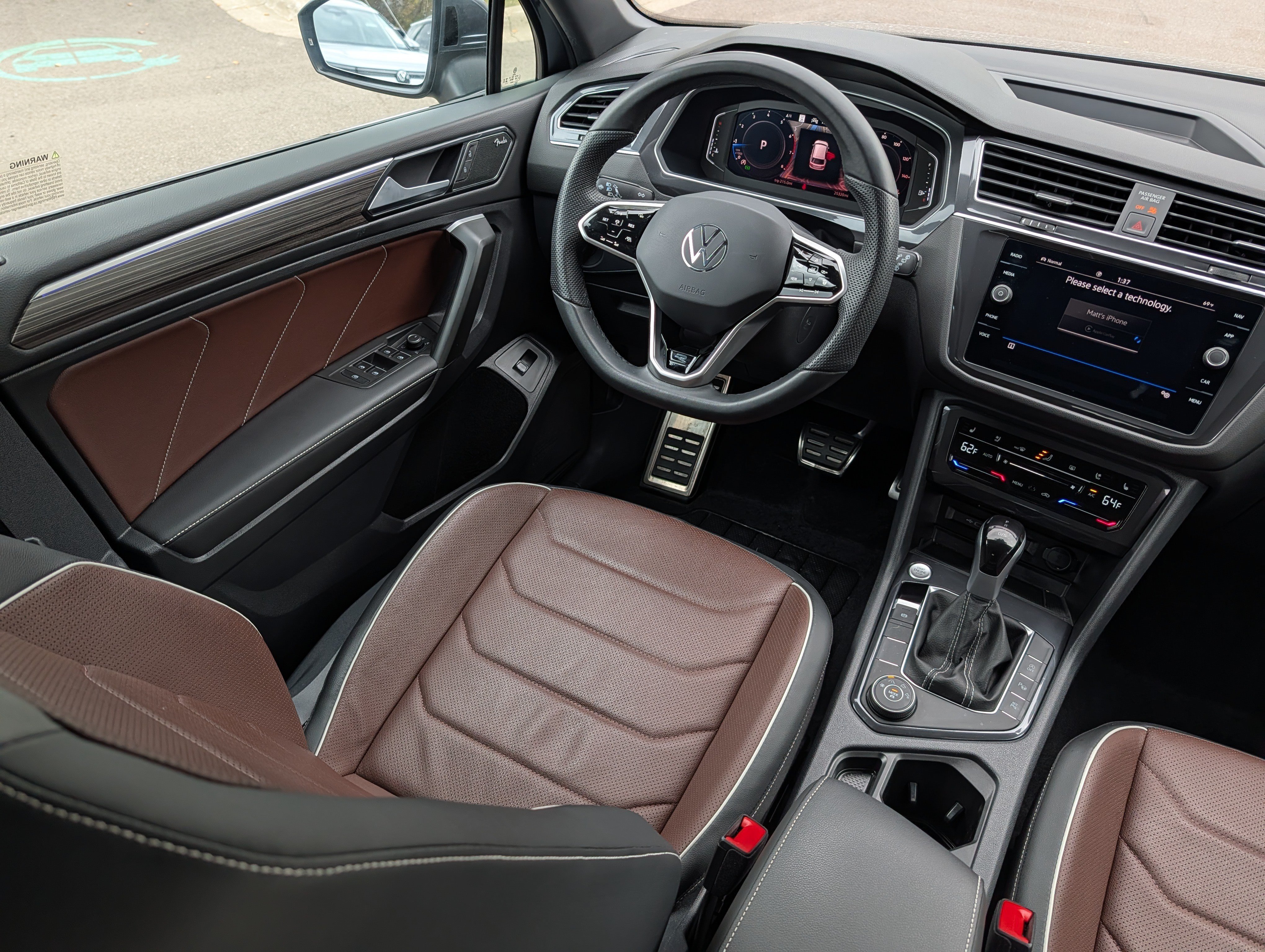 Certified 2024 Volkswagen Tiguan SEL R-Line w/ MDO Package, Two-Row AWD/4WD image 9