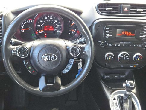 Used 2015 Kia Soul + image 25