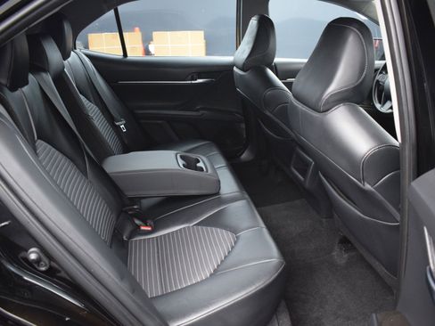 Used 2023 Toyota Camry SE image 11